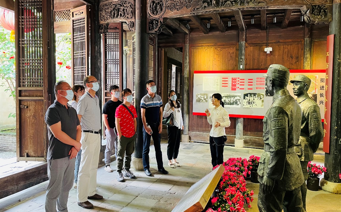 “守初心、慶百年”重走長(zhǎng)征路主題活動(dòng)
